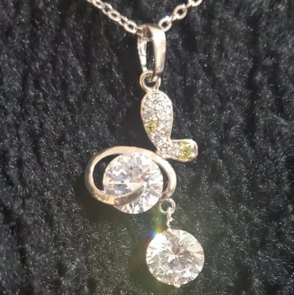 Modern-design, butterfly jewlery set. - Picture 3 of 4